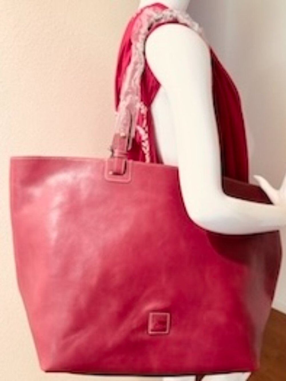 Dooney & Bourke Extra Large Florentine Leather Suzette Tote
